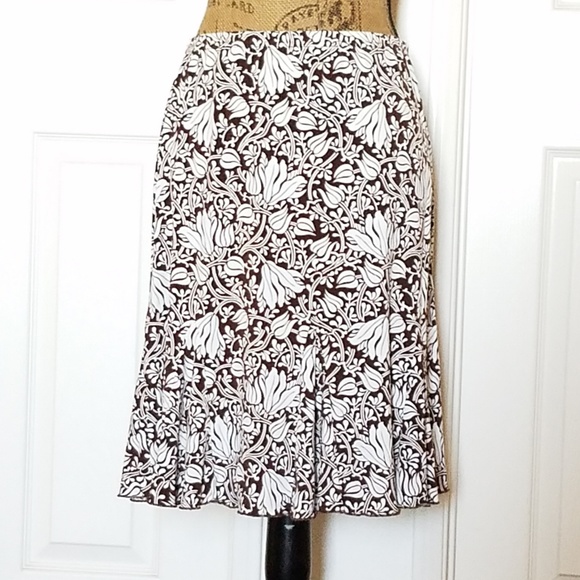 Briggs New York Dresses & Skirts - 🚨3/$25 SALE🚨•BRIGGS New York brown & white floral skirt•Med